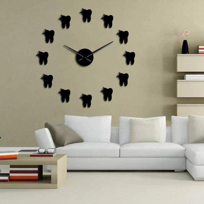 SOREAS - Modern Wall Clock with Dental Mirror Effect